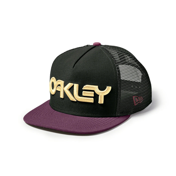 Shop oakley gear online