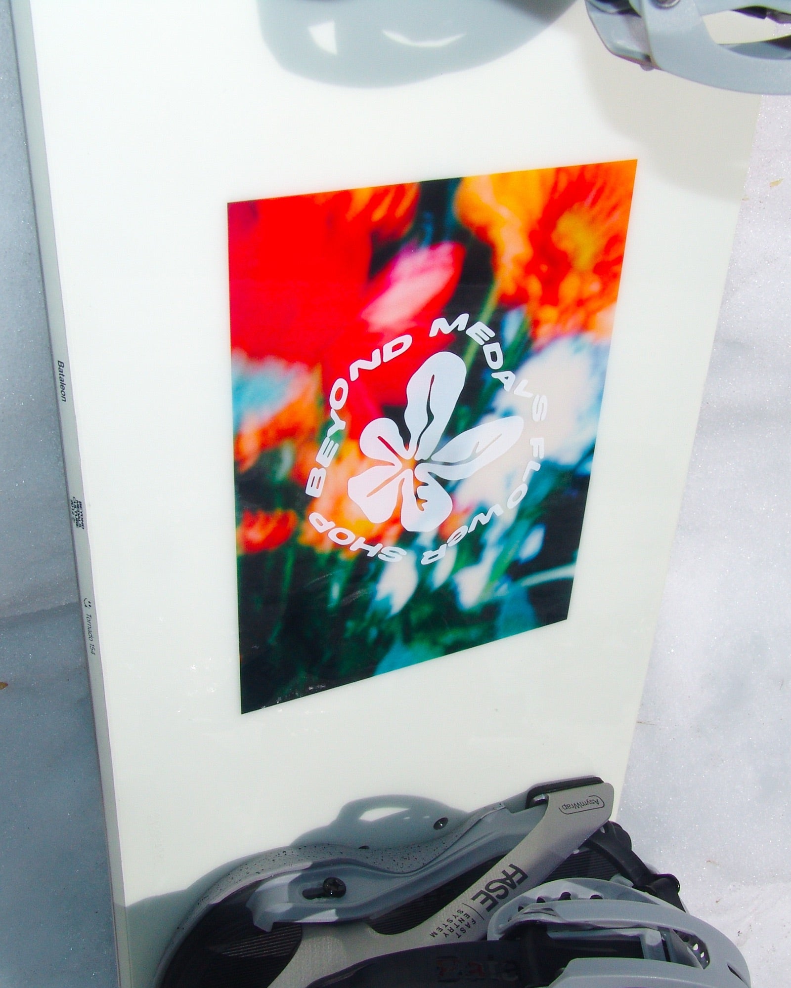 Bataleon Tornado x Beyond Medals Men's Snowboard - 88 Gear