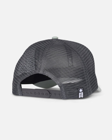 Salty Crew Legendary Retro Trucker Hats - 88 Gear