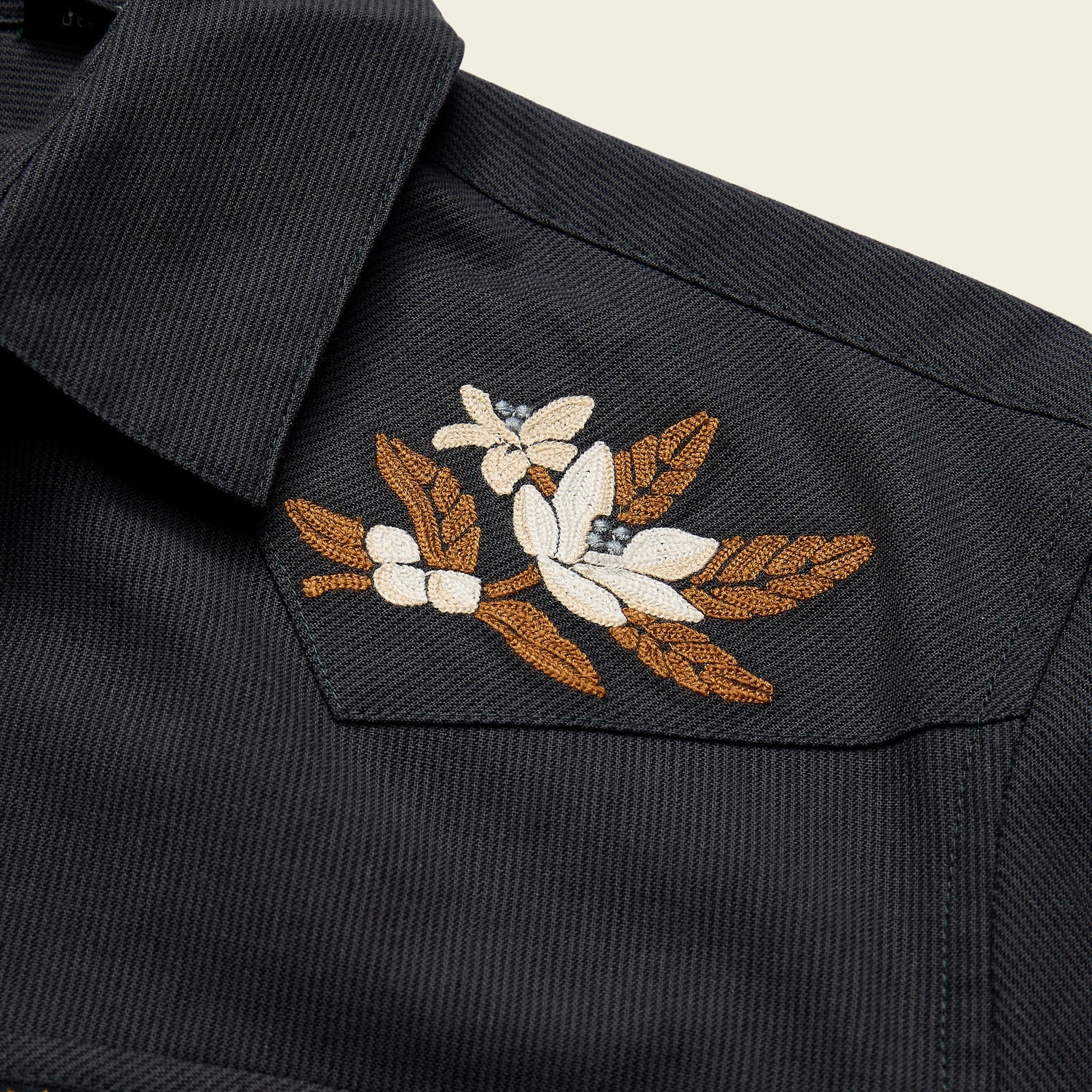 Howler Brothers Crosscut Deluxe Snapshirt - Orange Blossoms : Antique Black