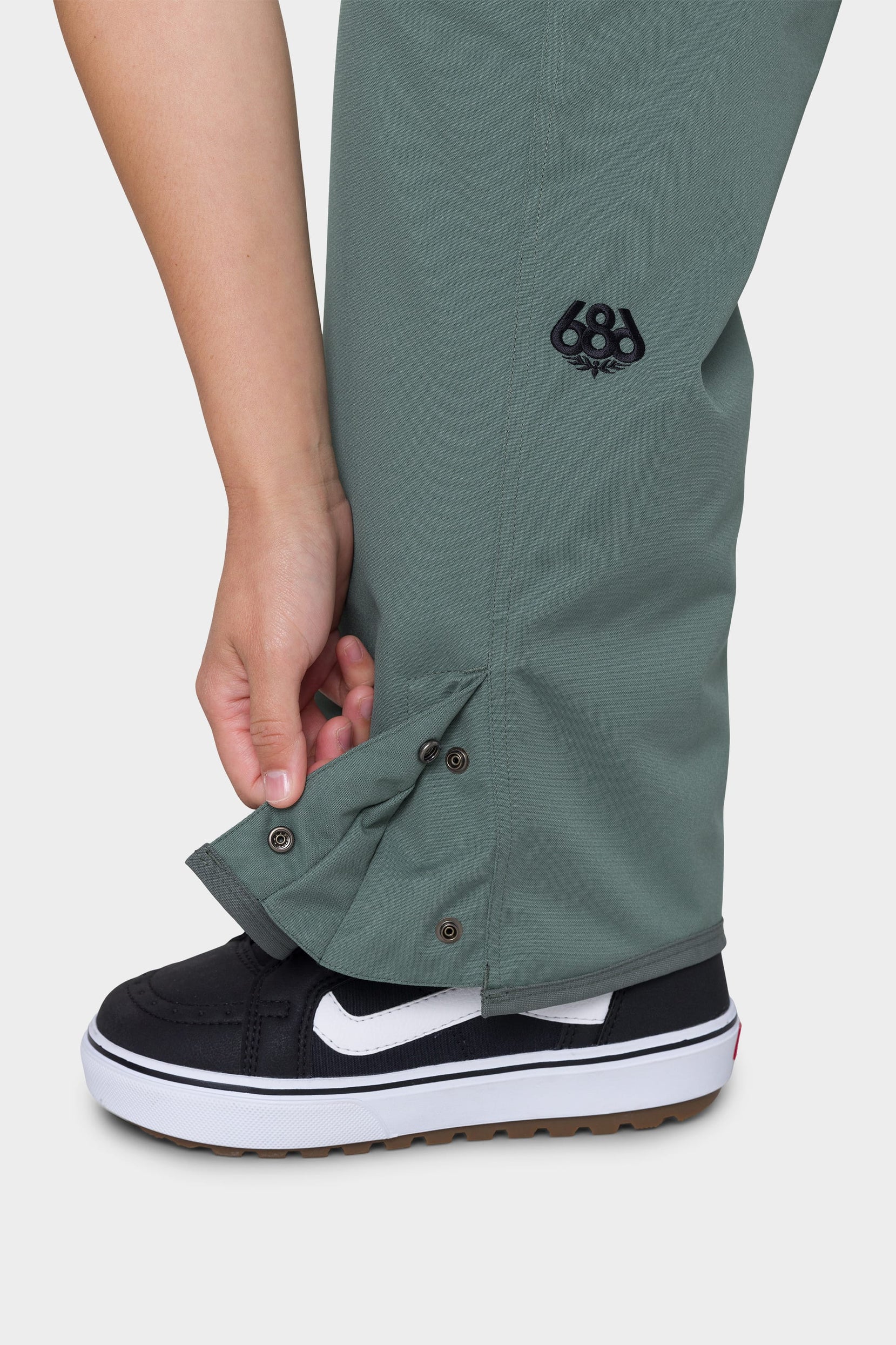 686 Aura Insulated Cargo Pants - 88 Gear