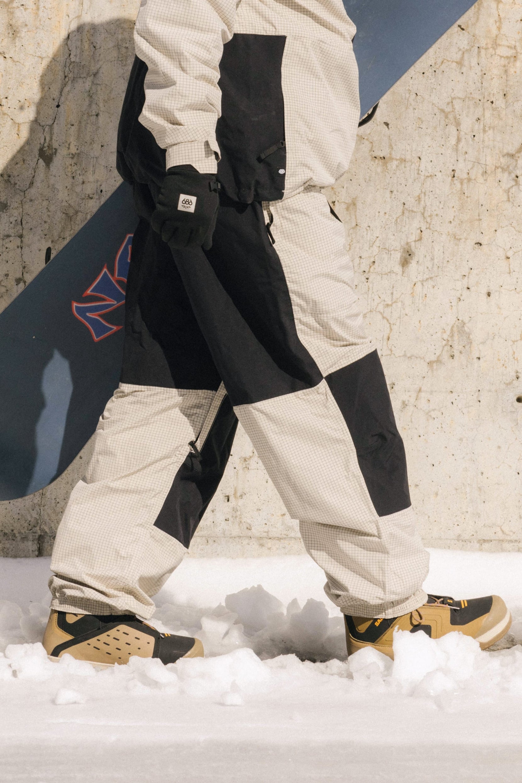686 Men's 2.5L Ghost Snow Pants - 88 Gear