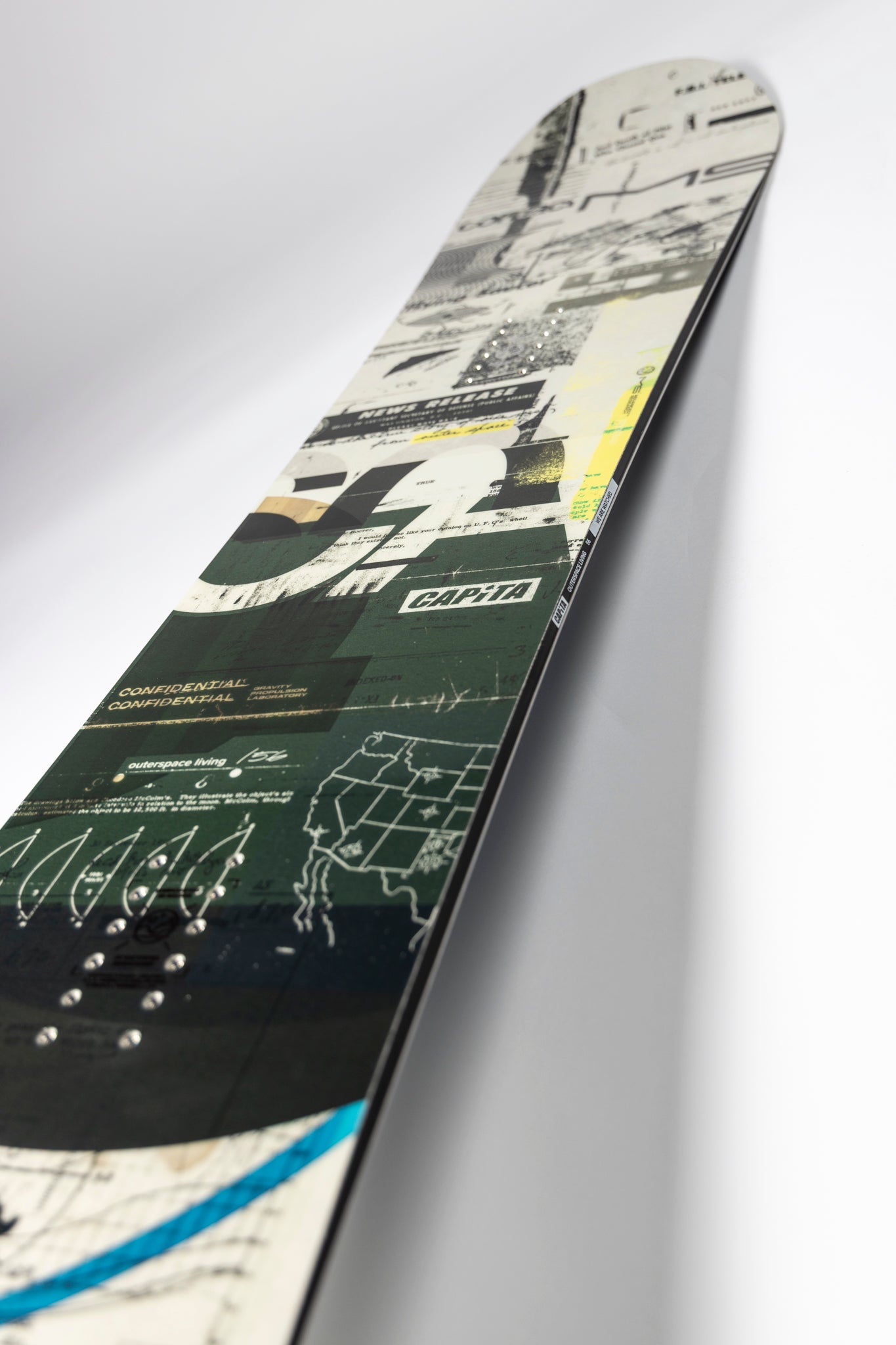 Capita Outerspace Living Snowboard 2027 - 88 Gear
