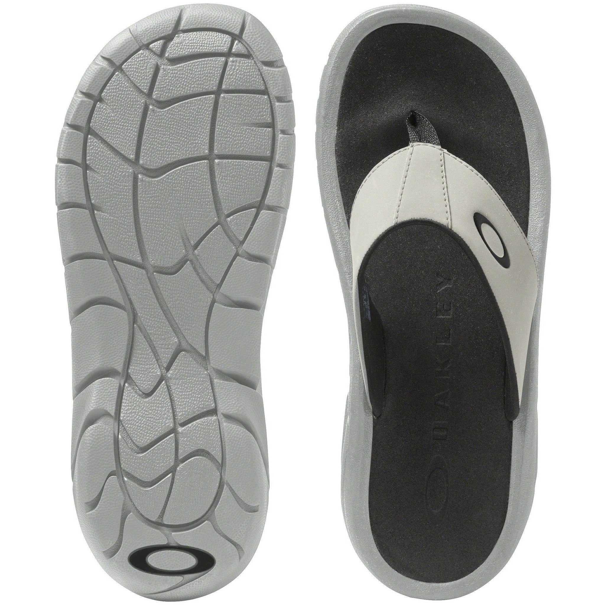 Oakley Sandals, slides and flip flops for Men | Online Sale up to 46% off |  Lyst